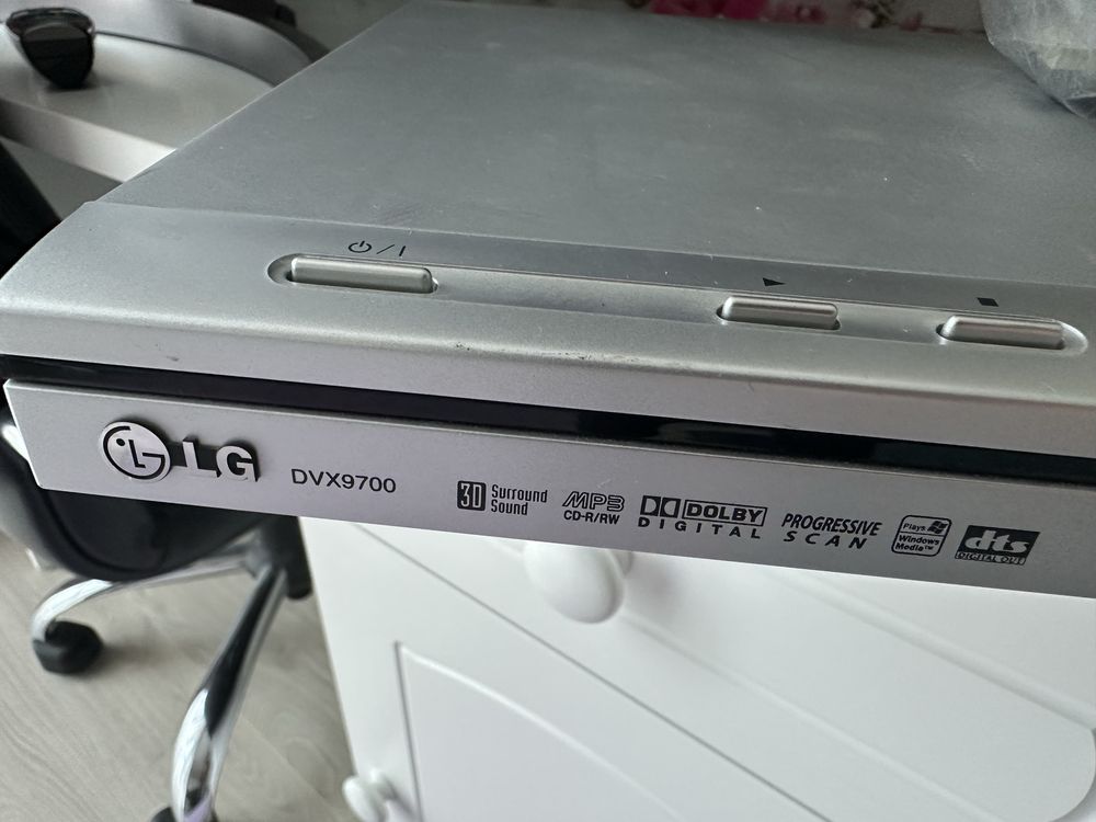 Продавам DVD Player LG DVX9700
