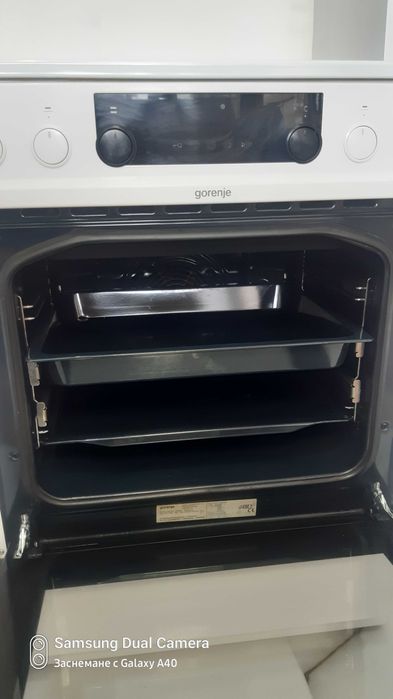 Печка с керамични котлони Gorenje