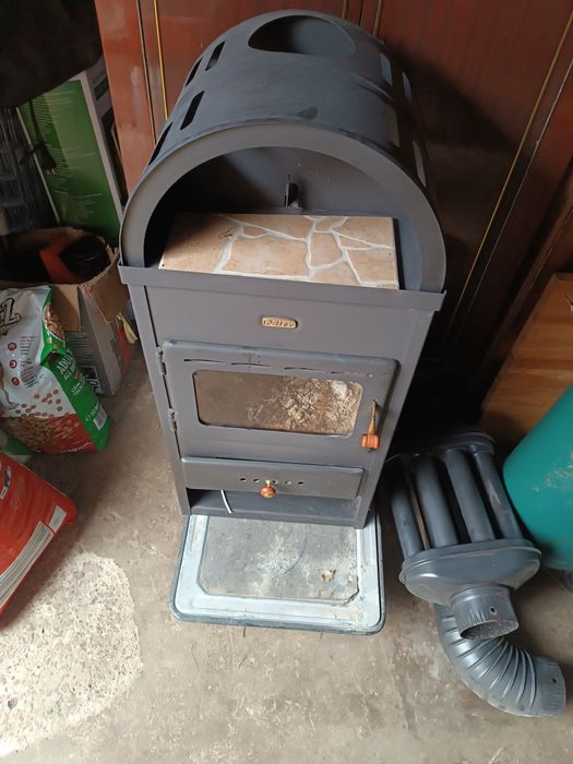 Vând șemineu 9kw Prity ca Nou