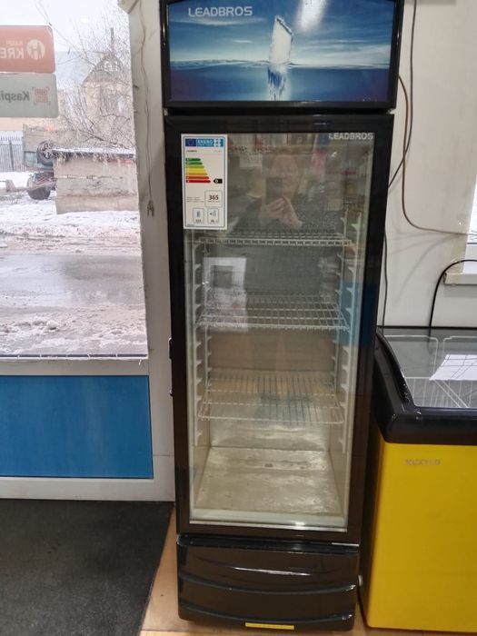 Виьринный Холодильник для напитков и т.д