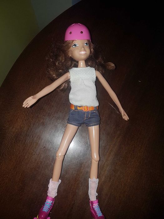 Кукла Сой Луна  с кънки