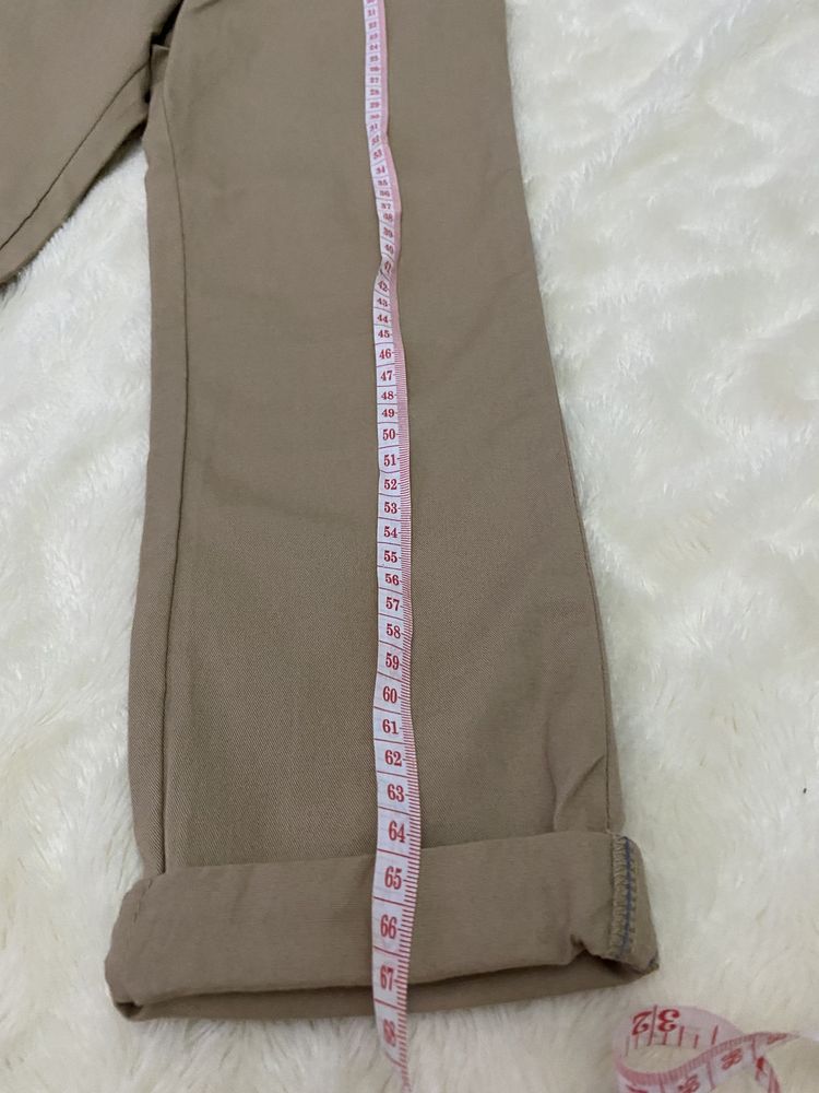 Vand pantaloni H&M 6-8 ani, transport olx gratuit