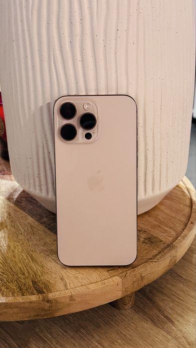 Vand iphone 15 si  16 pro max 256 gb in stare impecabila model esim