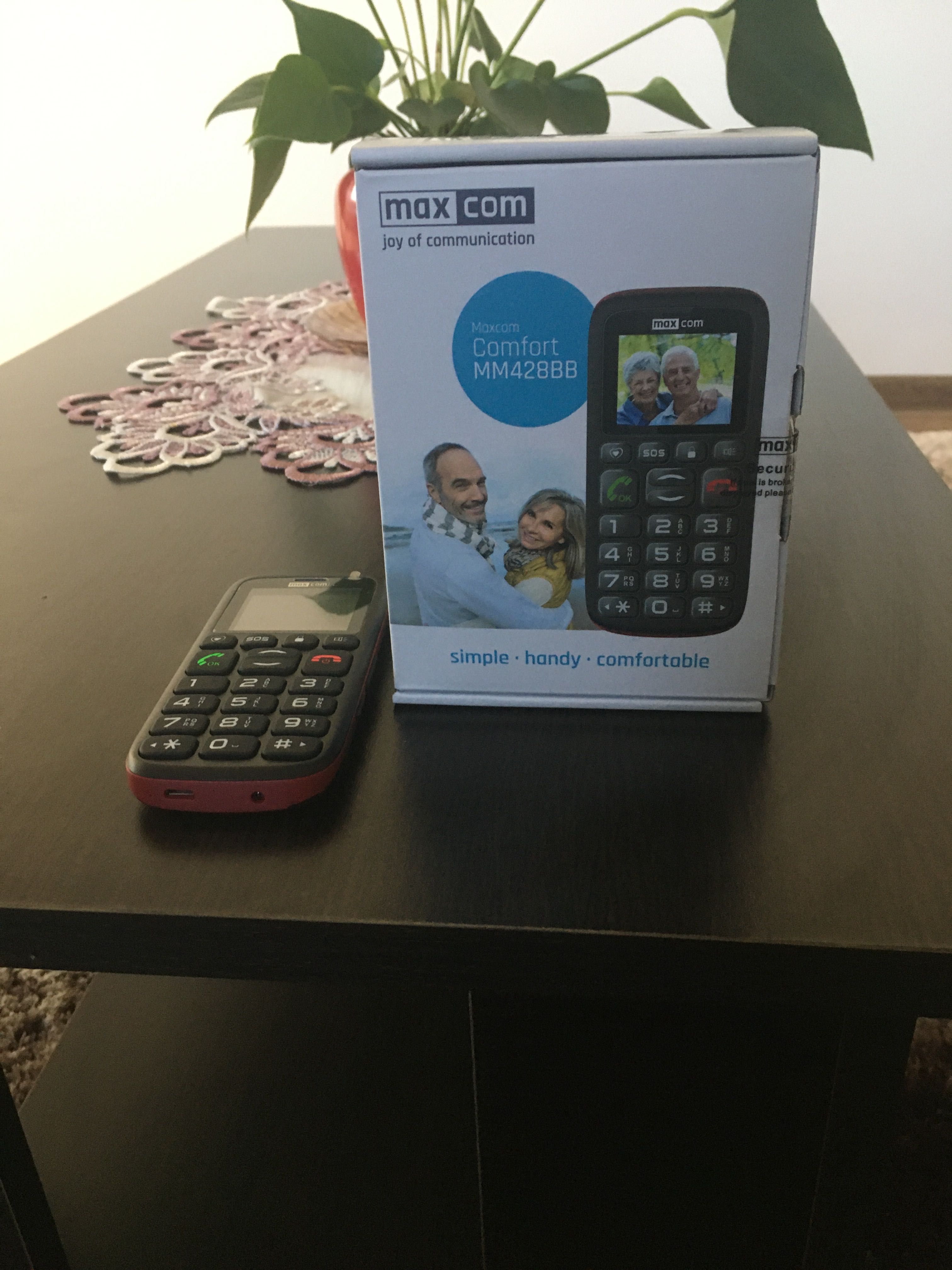 Telefon nou maxcom full box 150 de lei dual sim