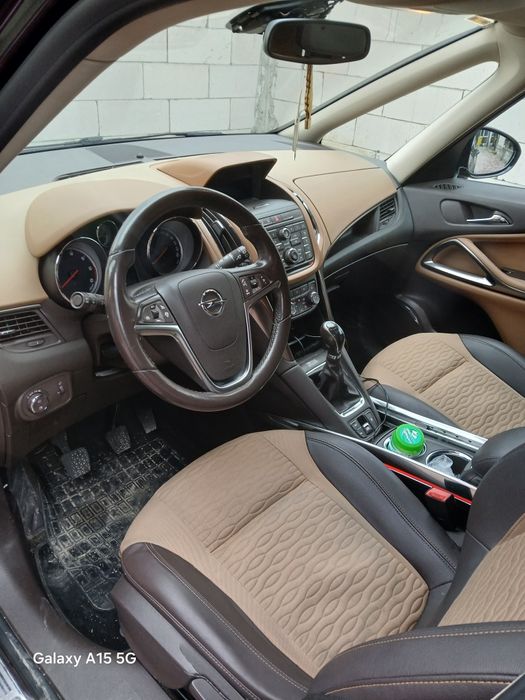 Opel zafira tourer.2.0  7 locuri 265 000 km f bn întreținut.