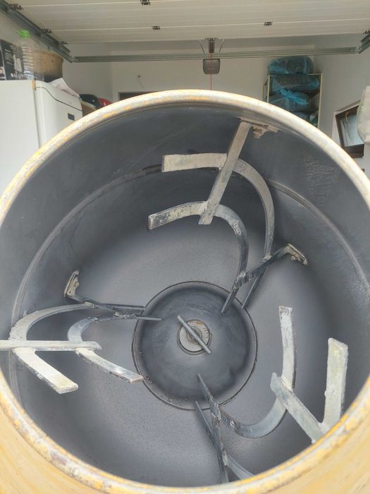 Betoniera 250l italia