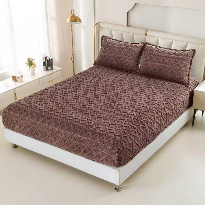 Кувертюра за спалня с ластик и две калъфки за възглавници