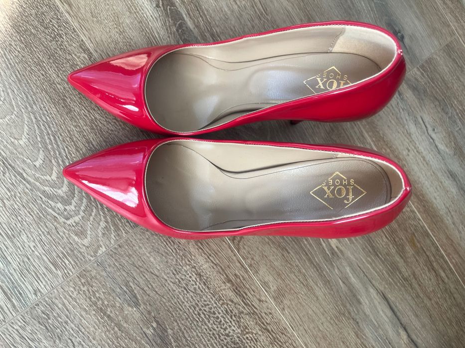 Дамски обувки с ток