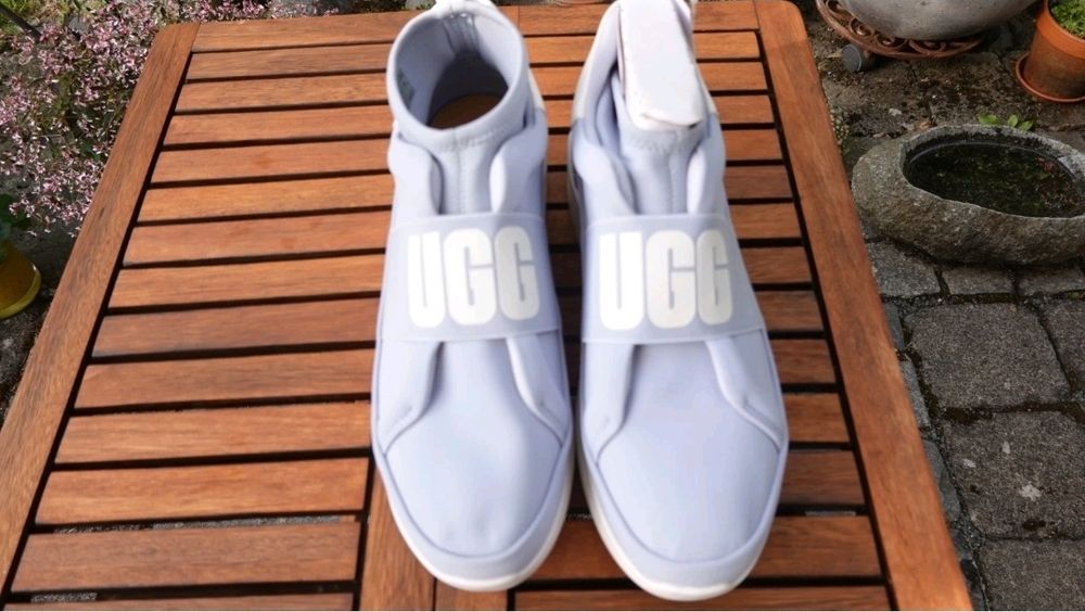 Noi! Pantofi Sport Slip-On UGG - Mărimea 41 - Culoare deosebită