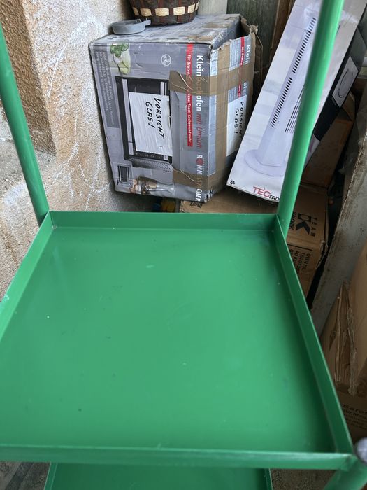 Метален стелаж в Ямбол