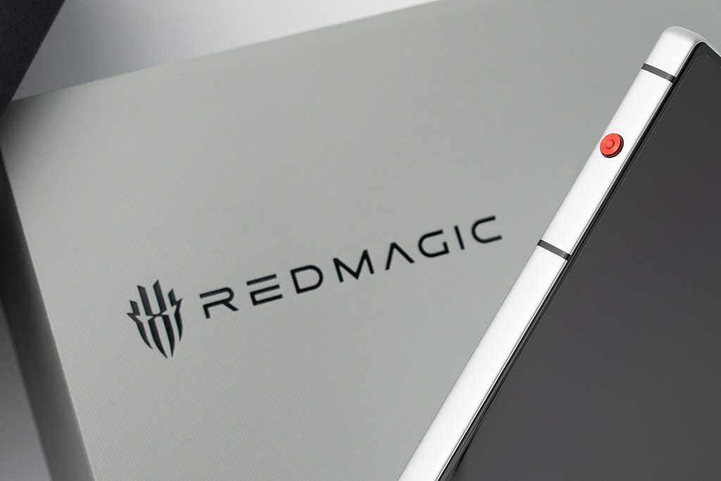 REDMAGIC 10 Air - 6.8" AMOLED, 16GB/512GB, Snapdragon Gen 3, 6000mAh