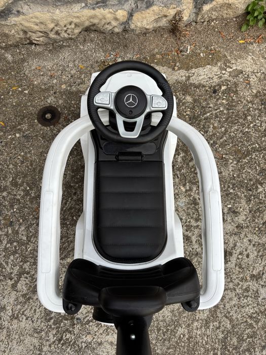Кола за бутане Mercedes със сенник