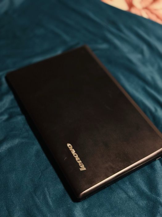 ноутбук “Lenovo”