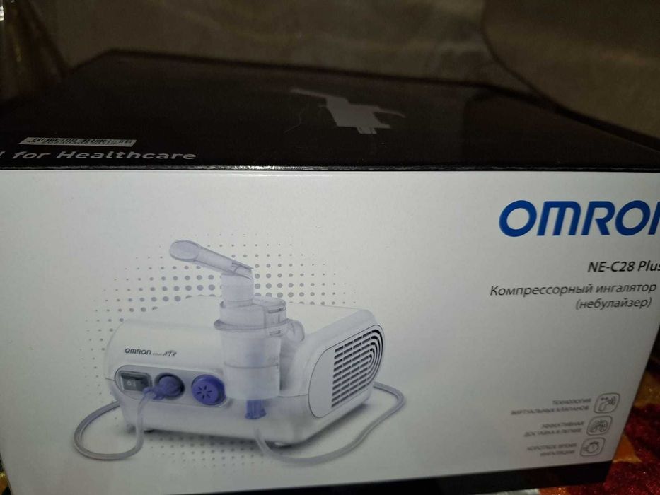 Ингалятор Омрон в упаковке.