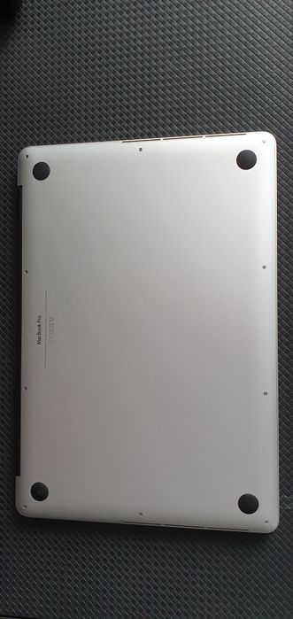 Macbook pro 15 inch late 2013 73 cicluri incarcare i7 8gb ram 512