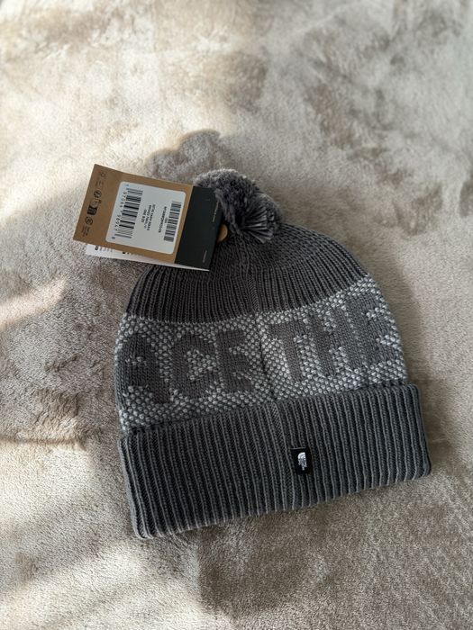 The North Face Retro caciula cu ciucure unisex gri cu alb marimeOS nou