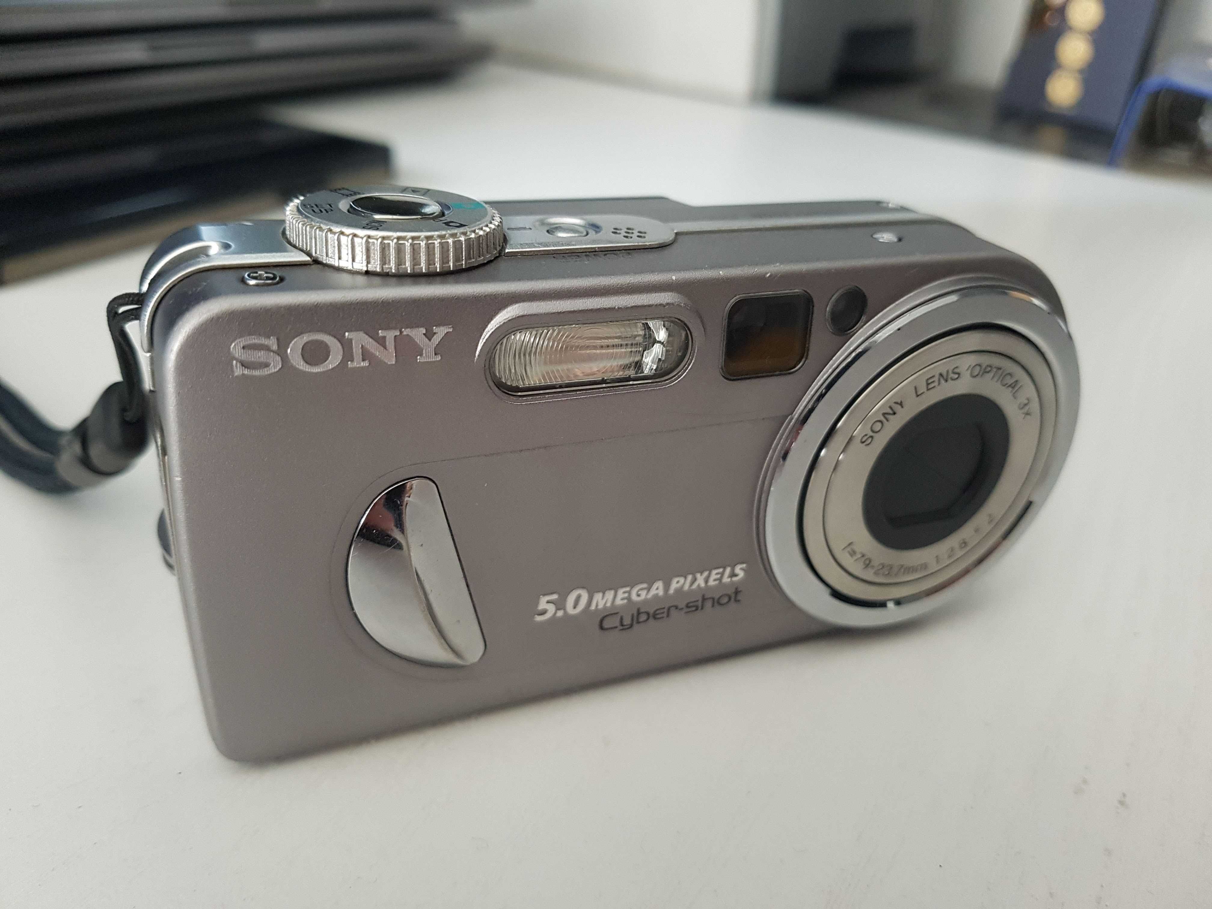 цифров фотоапарат Sony Cyber-shot