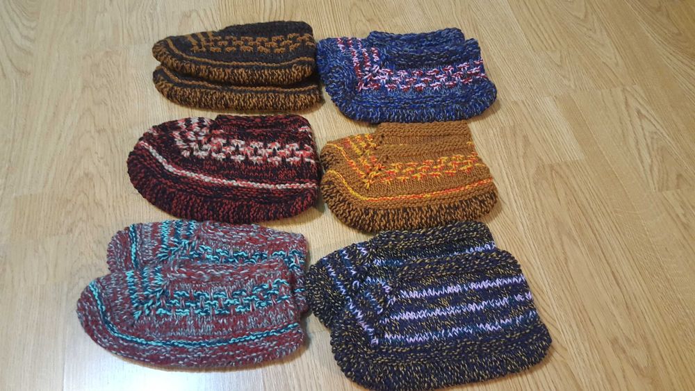 Домашни вълнени чорапи, шапки и терлици ръчна изработка