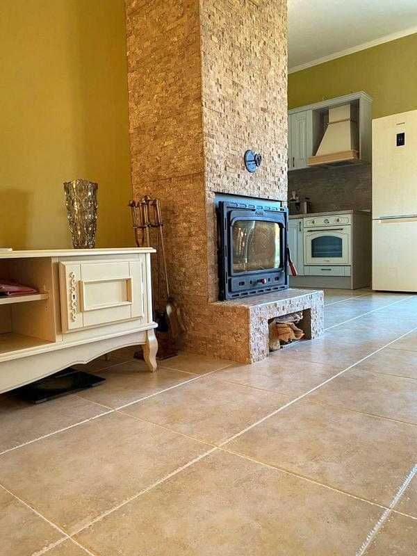 Продава се Къща в с. Кошарица, Област Бургас - 216 кв.м за 1338 €/кв.м - Снимка #2