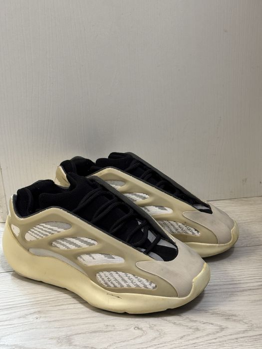 Кроссовки женские