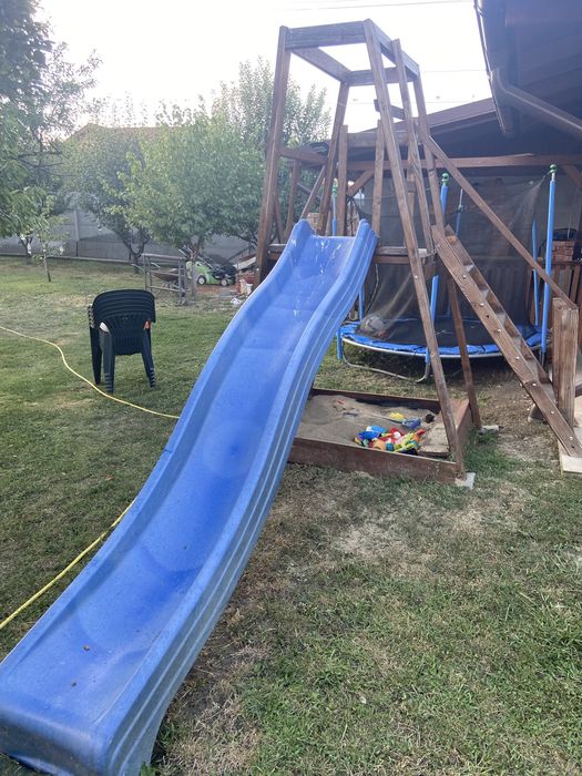 Vand topogan cu groapa cu nisip