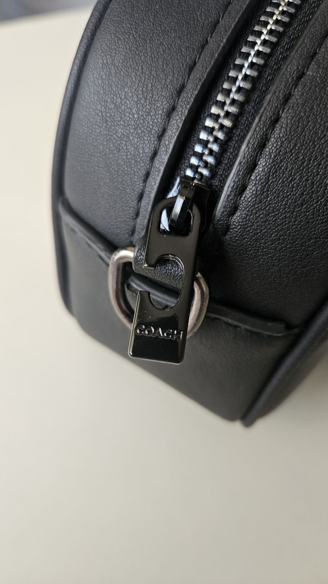 Малка Дамска кожена чанта Coach