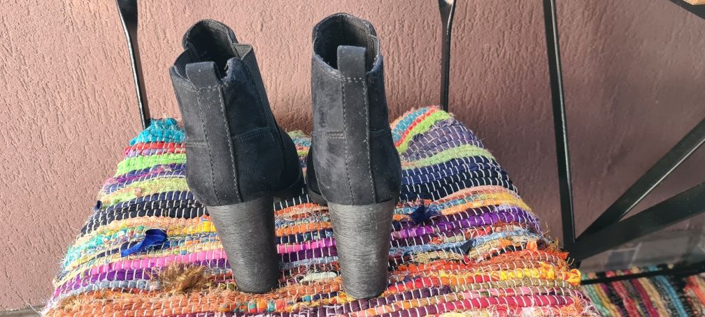 Ghetute / botine Bershka 36