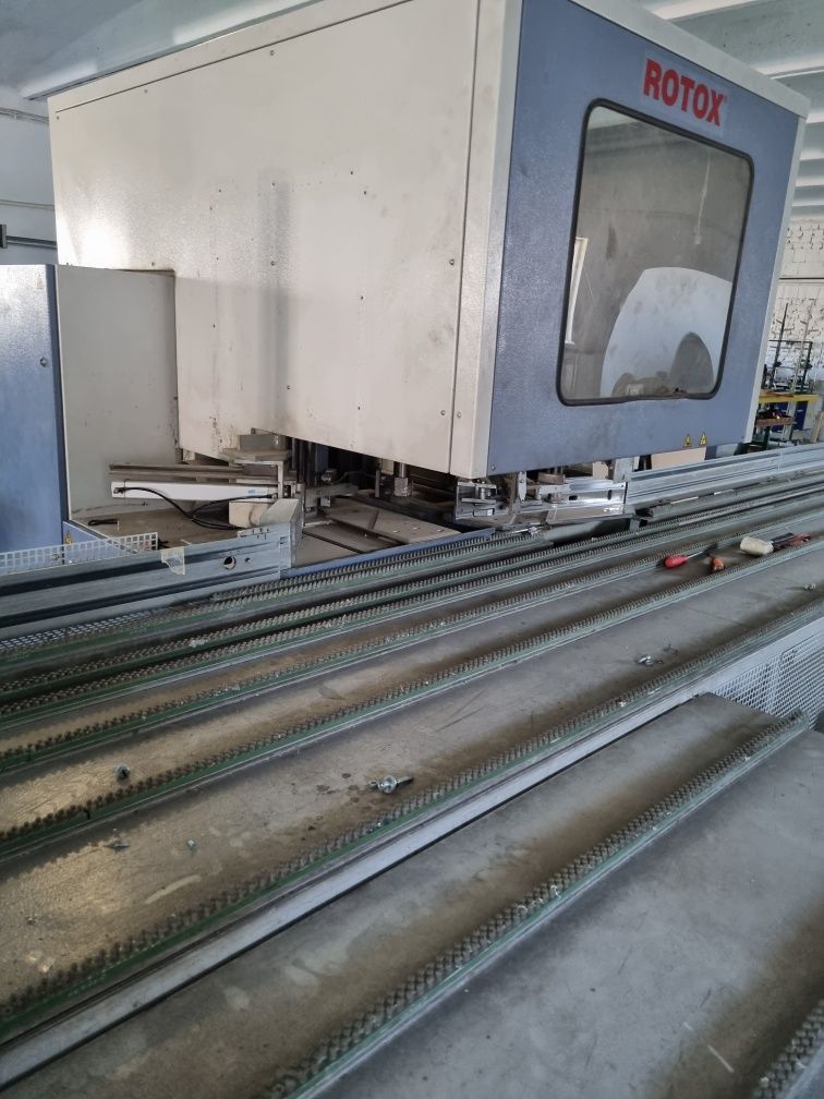 Cnc cu masă de întoarcere Rotox și Sturtz