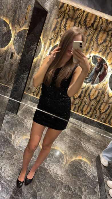 Пайетена рокля