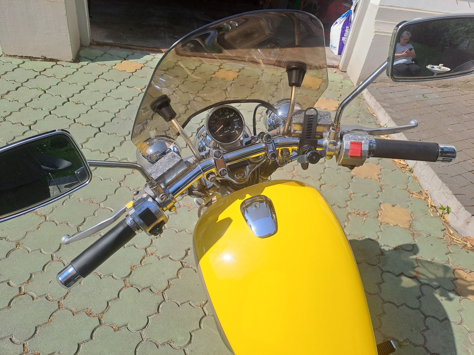 Suzuki Intruder 400