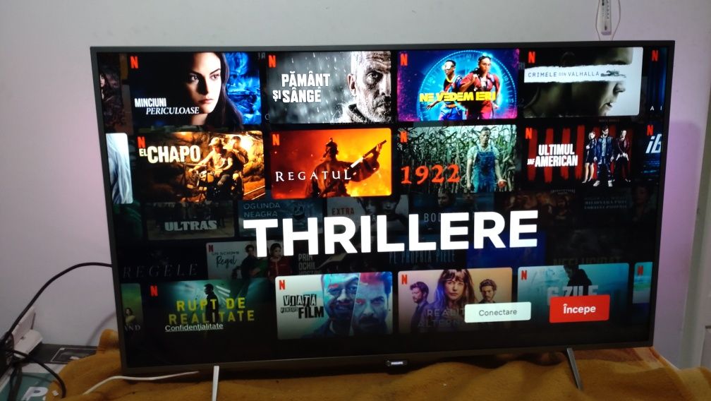 Televizor led Smart 4K ultra HD Philips 140 cm Ambilight