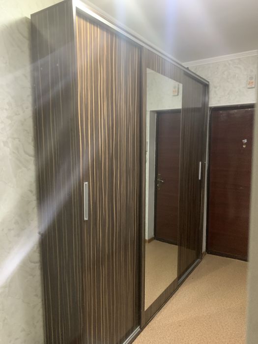 Продается шкаф для прихожей срочно
