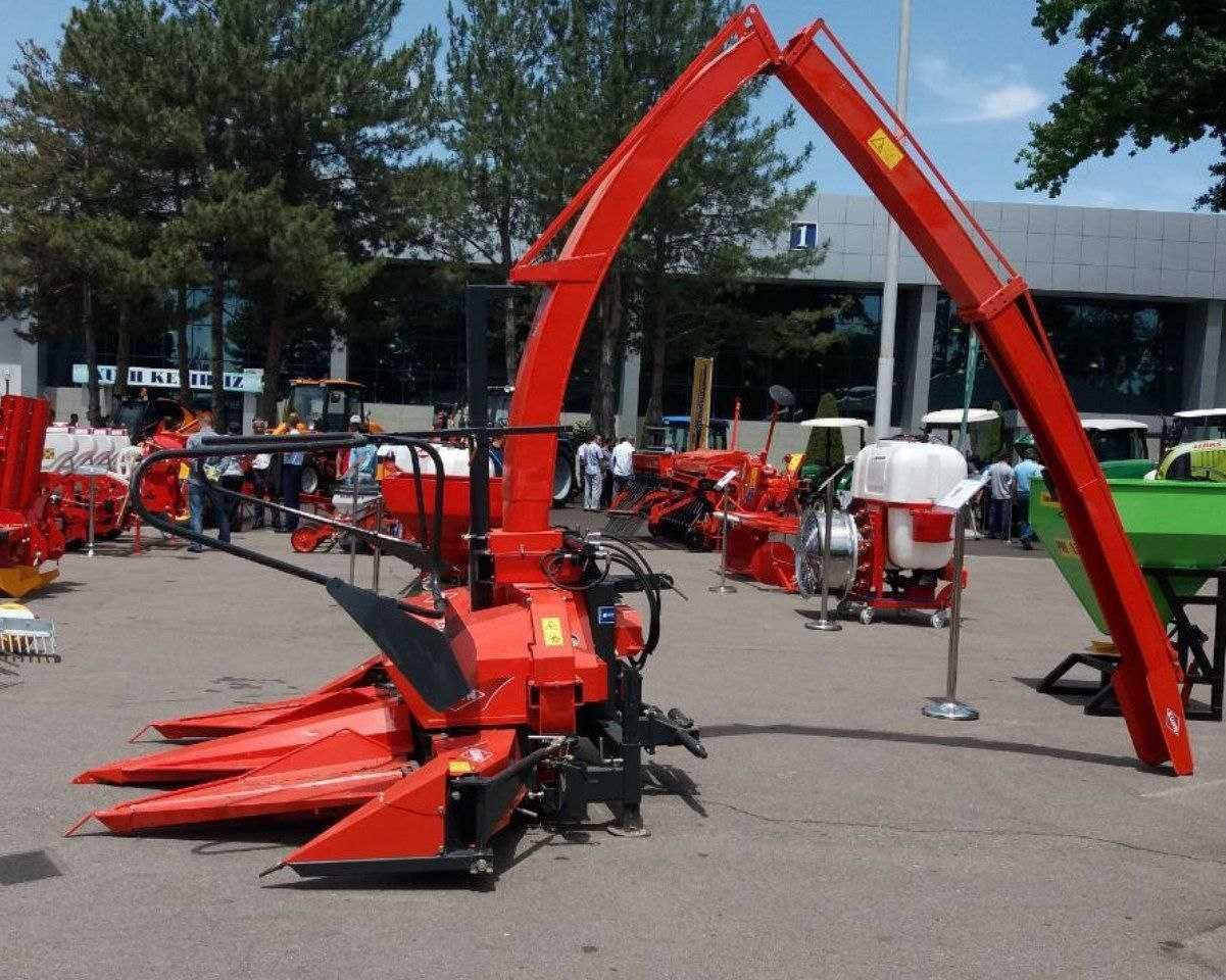 KUHN Quattro 4 qatorli (Fransiya) makka o'rish kombayni