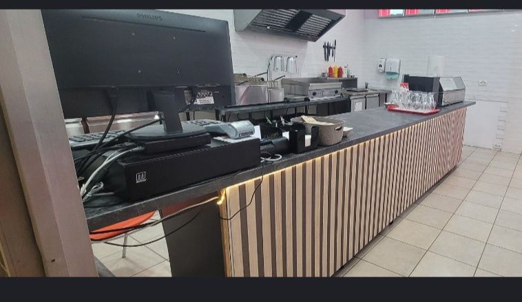 Predau firmă si utilaje fast food