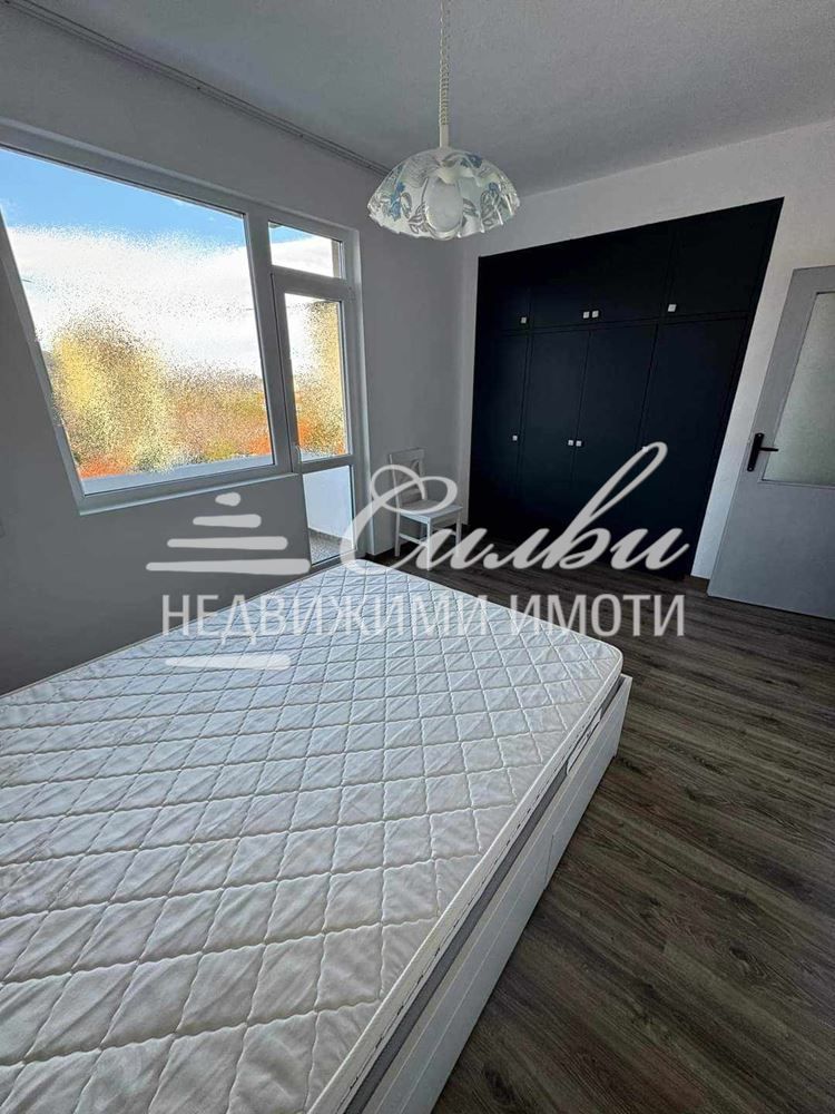 Дава се под наем Тристаен апартамент в Шумен, Център - 80 кв.м за 306 € - Снимка #6