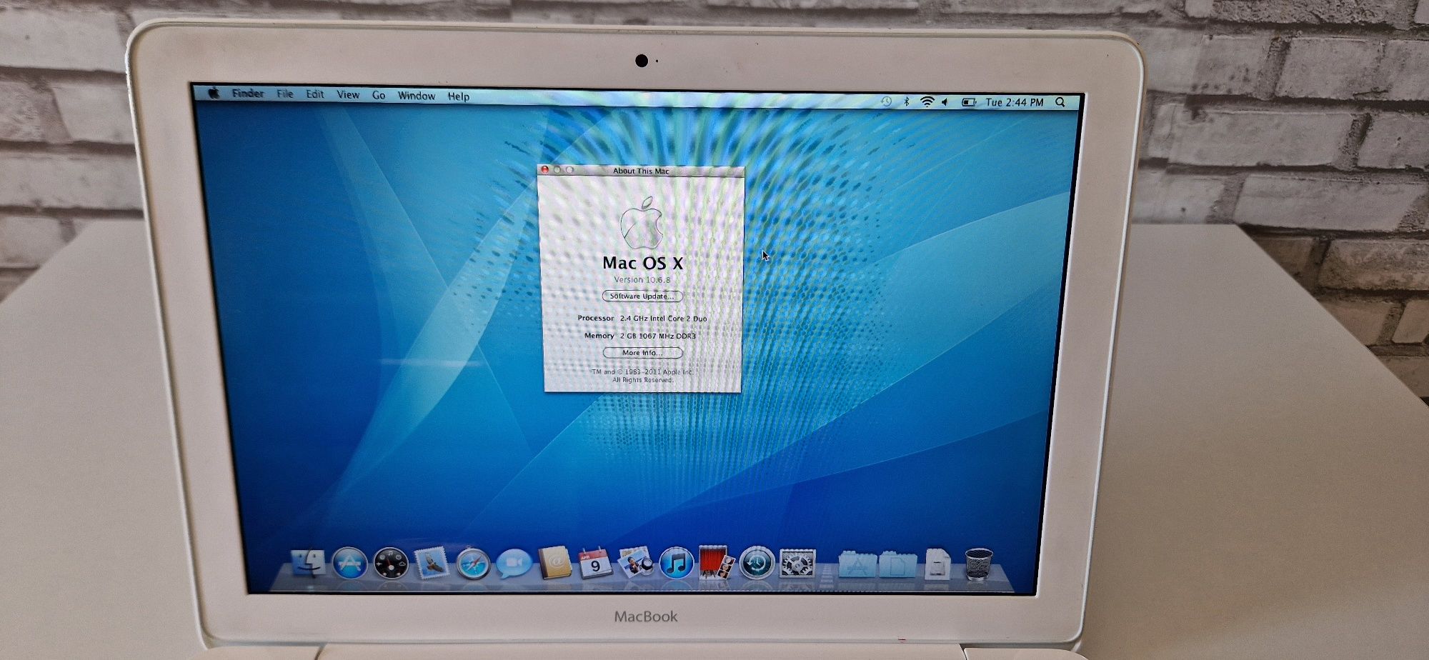 MacBook 13" mid 2010 Snow Leopard 250Gb hdd