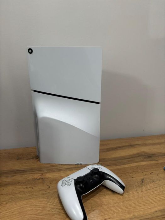 Продаю PlayStation 5 Slim.