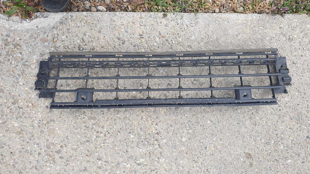 grila centru bara fata Vw Golf 8,