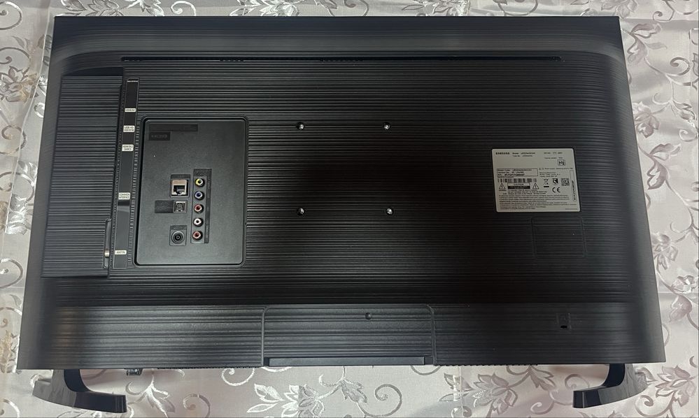 Televizor LED Smart Samsung 80 cm, HD, cu telecomandă originală