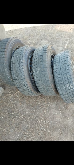 Продам шину комплект