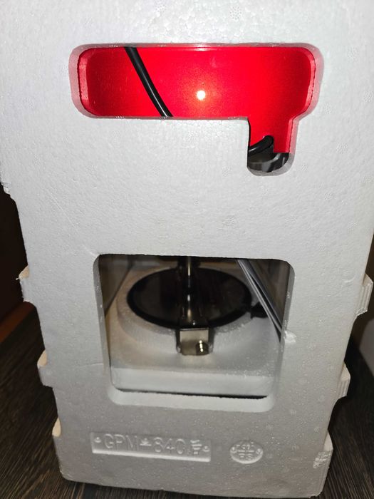 Vând aparat de făcut popcorn Unold 300w retro.