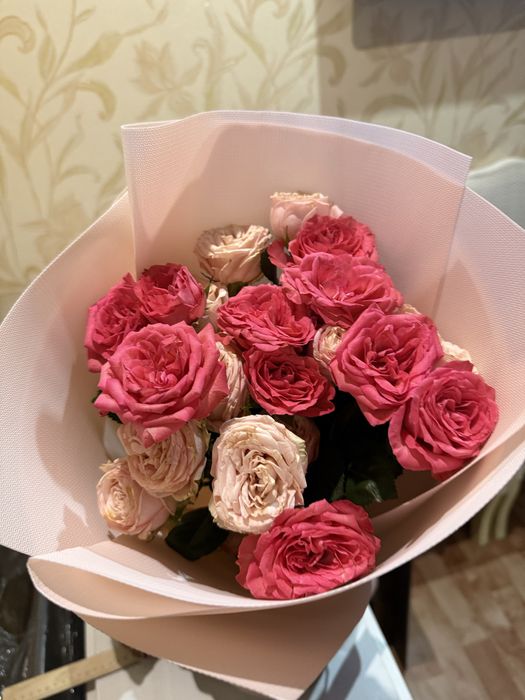 Цветы букет кустовые розы хороший красивый