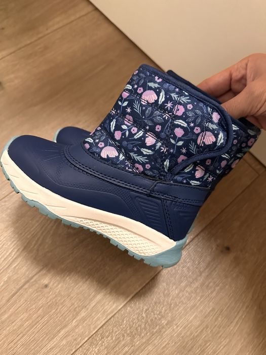 Нови непромокаеми детски ботуши за момиче