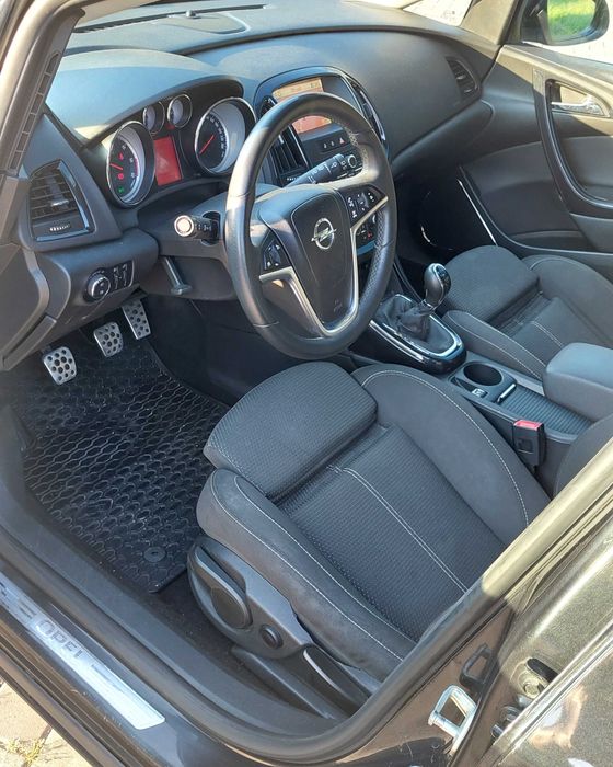 Opel Astra J 1.7 CDTI ecoFLEX 130 CP  – SRi 5 uși, 2012