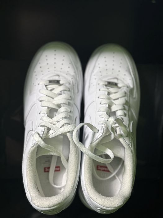 Vând Nike x Supreme Air Force 1 Low White