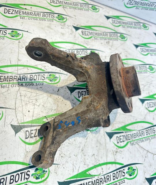 Fuzeta fata stanga Dacia Logan prima generatie