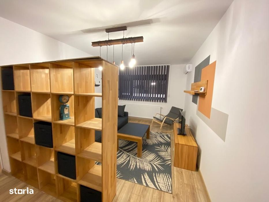 Inchiriez Apartament 2 camere central, sala polivalenta, ciuperca