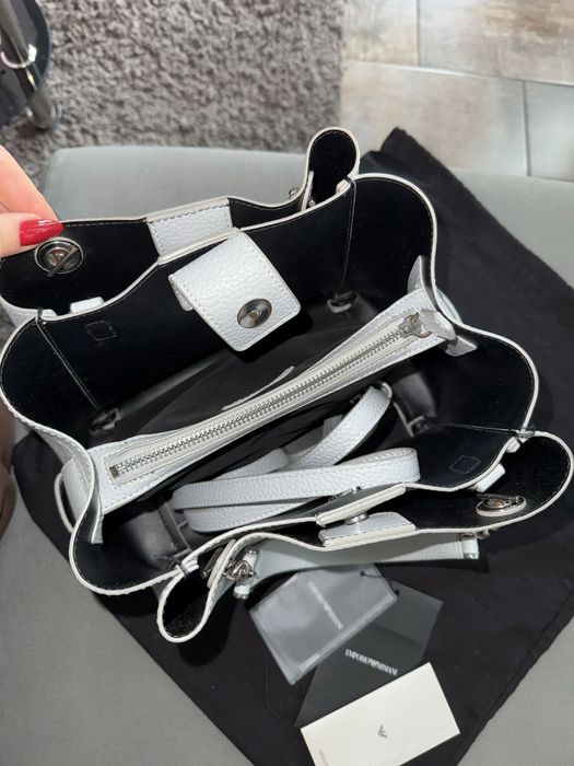 Чанта Emporio Armani бяла/сива