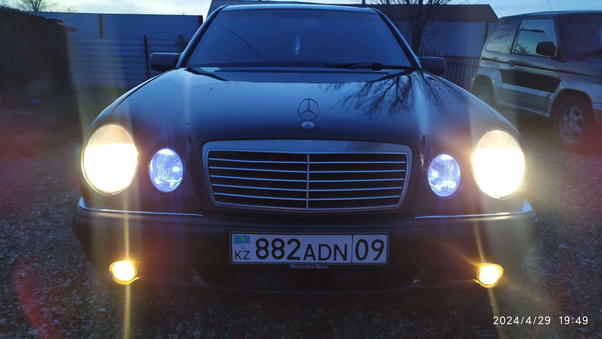 Mercedes Benz w 210