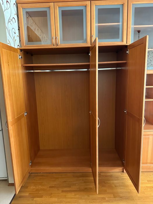 Холна секция/библиотека/мебели масив